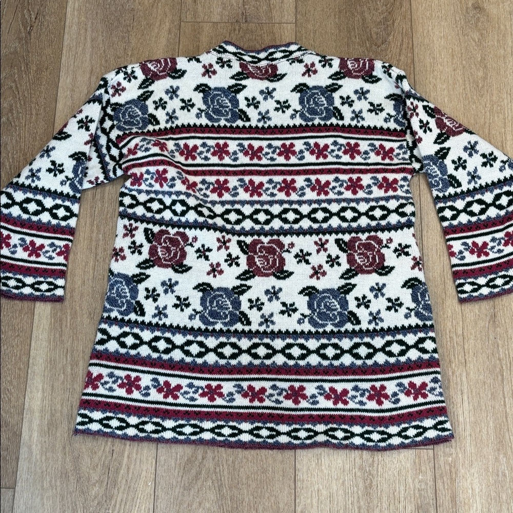 Floral Patterned Sweater - Picture 3 of 4